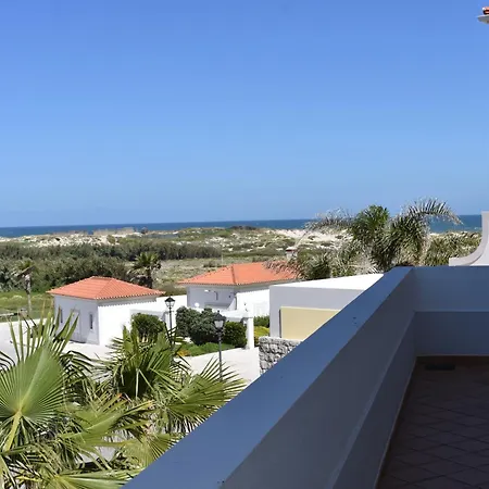 Seaside Retreat, Del Rey C8 아파트
