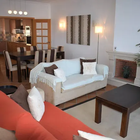 Seaside Retreat, Del Rey C8 아파트