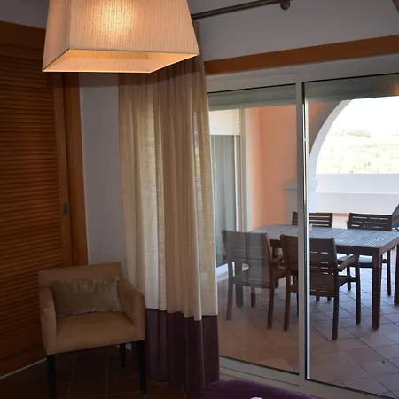 Seaside Retreat, Del Rey C8 아파트