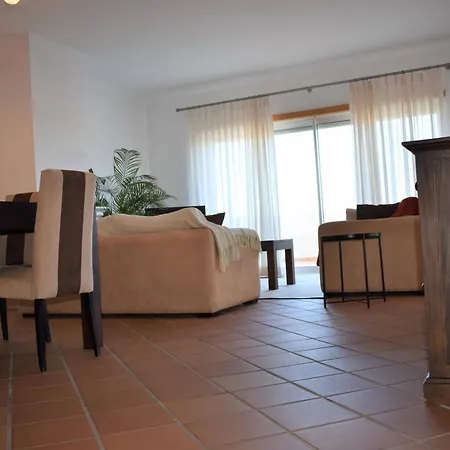 Seaside Retreat, Del Rey C8 프라이아델레이