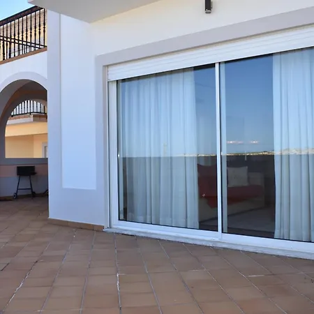 Seaside Retreat, Del Rey C8 아파트 프라이아델레이